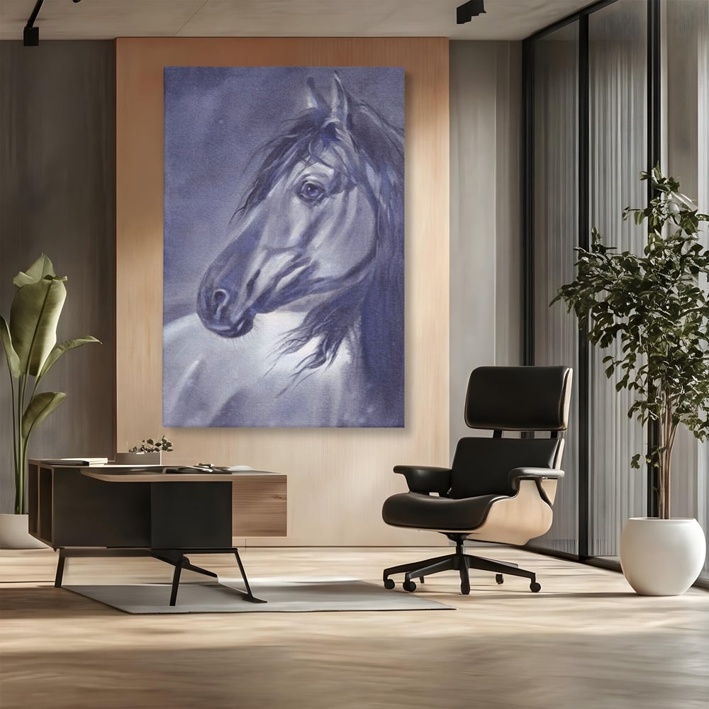 Tablou canvas cu tablou canvas cu portret de cal gri, fara rama, pe sasiu de lemn, pe perete intr-un birou